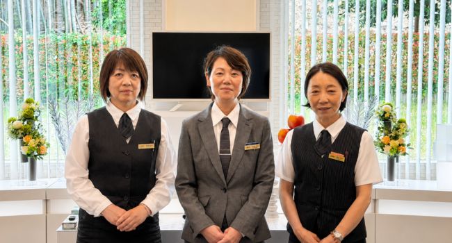 スタッフ